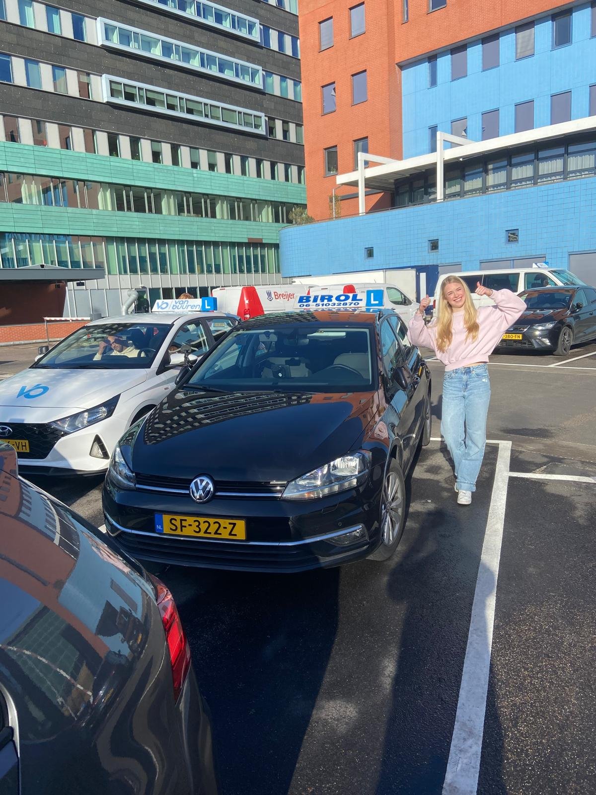 Geslaagde leerling bij Rijschool Birol