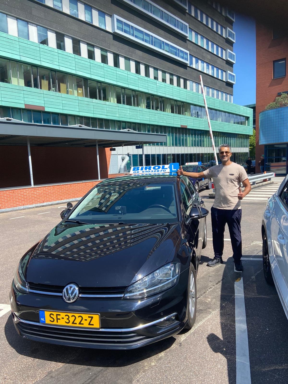 Geslaagde leerling bij Rijschool Birol
